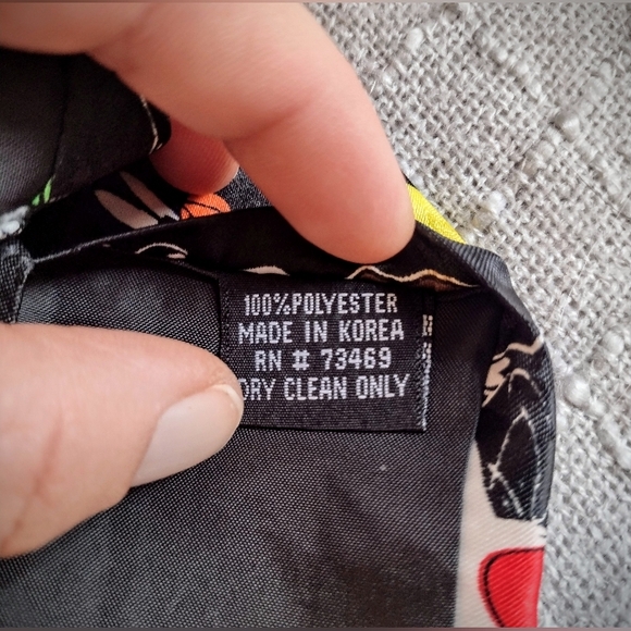 Looney Tunes Neck Tie, Excellent Condition, Dry Clean Only, Made in Korea - Picture 7 of 9
